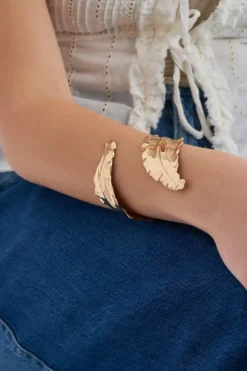 Hot Bijou Brigitte Bracciale - Hammered Leaf