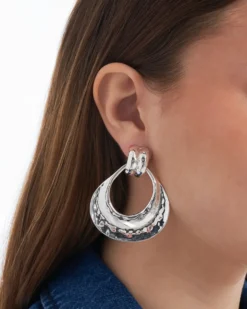Hot Bijou Brigitte Orecchini a clip - Hammered Wonder